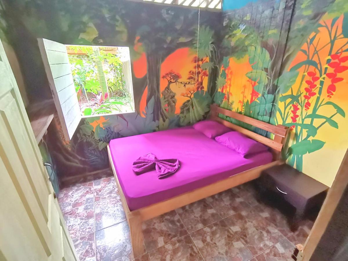 Hostel Oasis Puerto Viejo de Talamanca Exterior foto