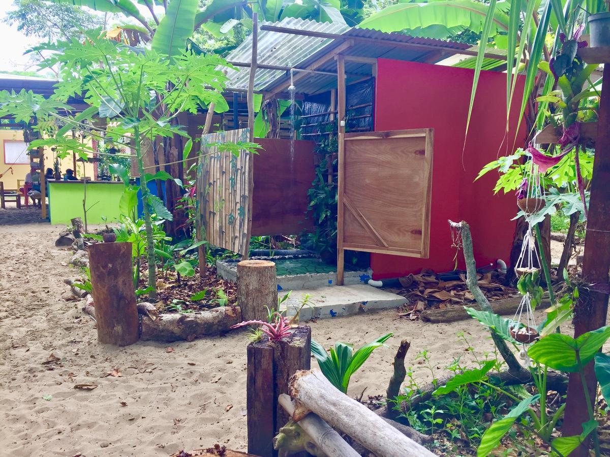 Hostel Oasis Puerto Viejo de Talamanca Exterior foto