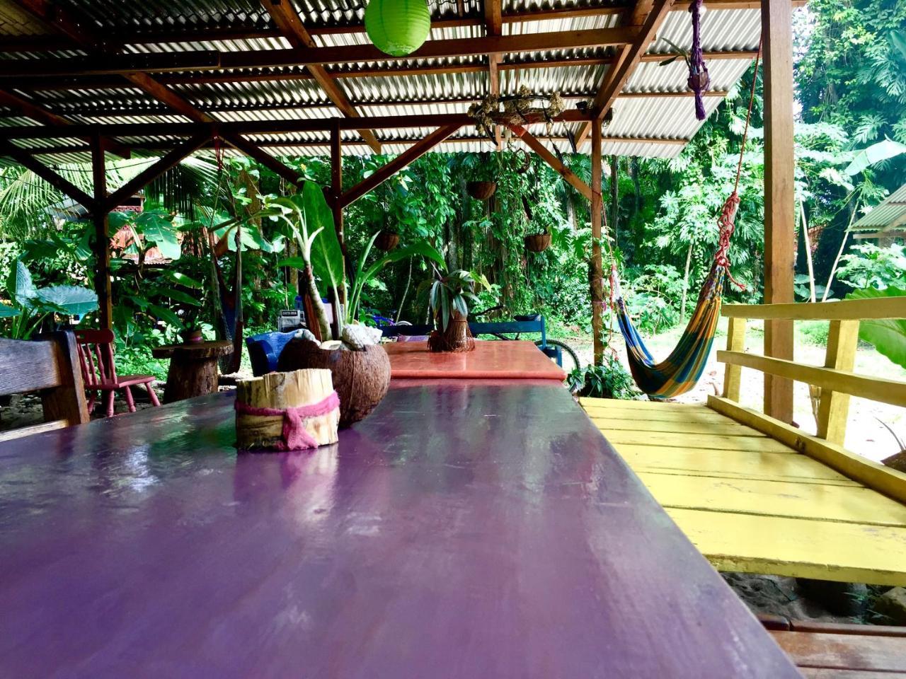 Hostel Oasis Puerto Viejo de Talamanca Exterior foto