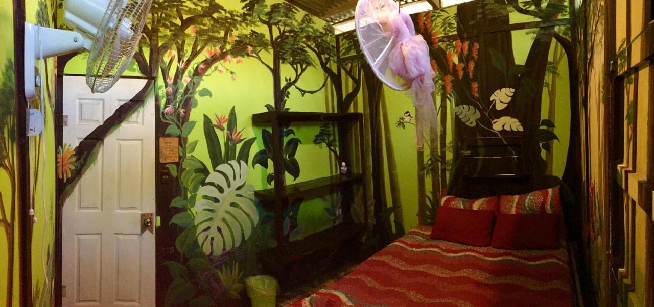 Hostel Oasis Puerto Viejo de Talamanca Exterior foto