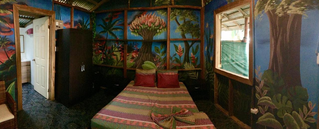 Hostel Oasis Puerto Viejo de Talamanca Exterior foto